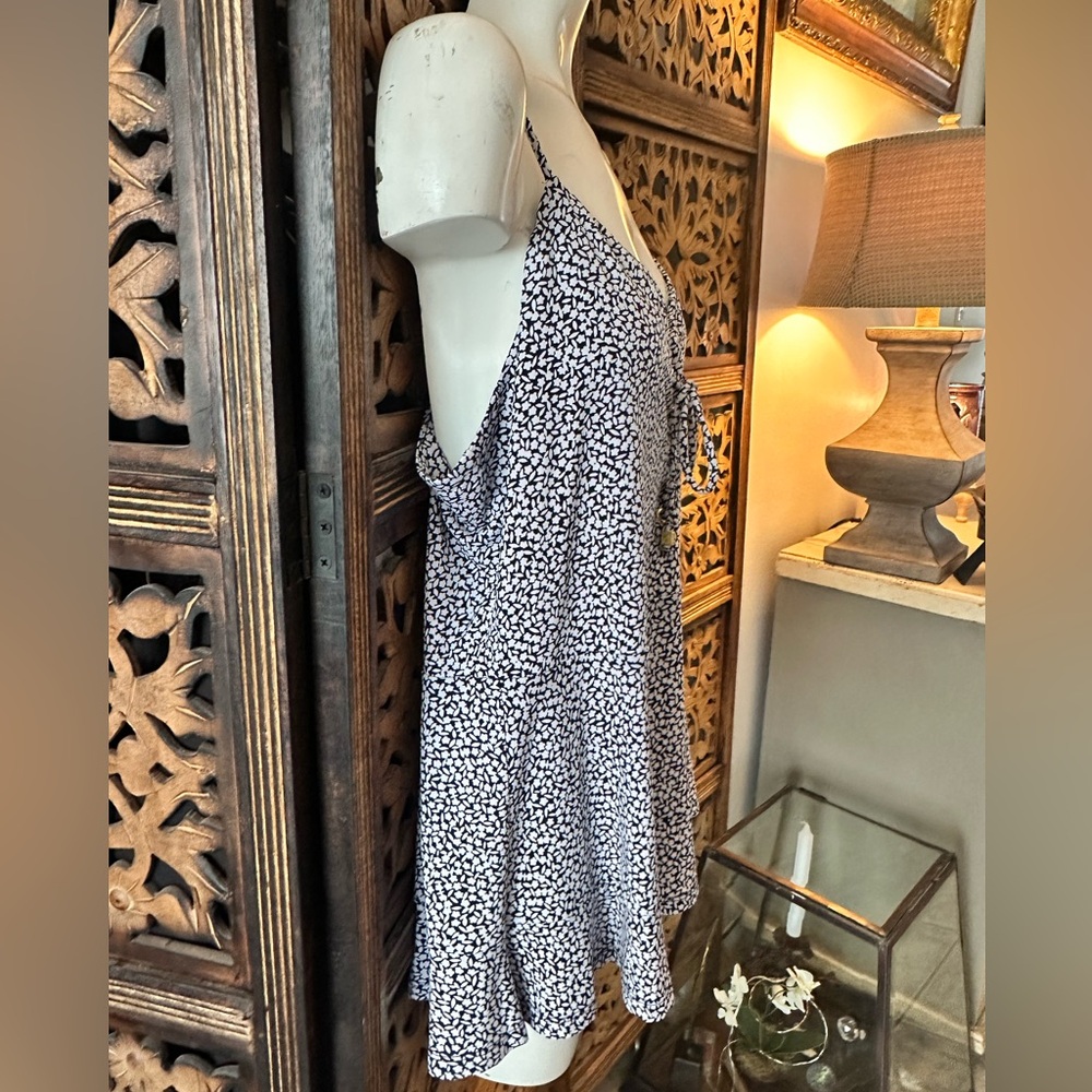 MICHAEL Michael Kors Navy & White Floral Lace Up Spaghetti Strap Tank Top Blouse - Picture 3 of 10